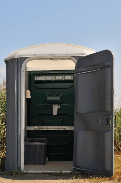 Best Best portable toilet rental  in Deerfield, MI