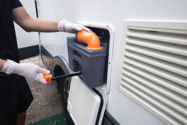 Porta potty delivery and setup in Deerfield, MI